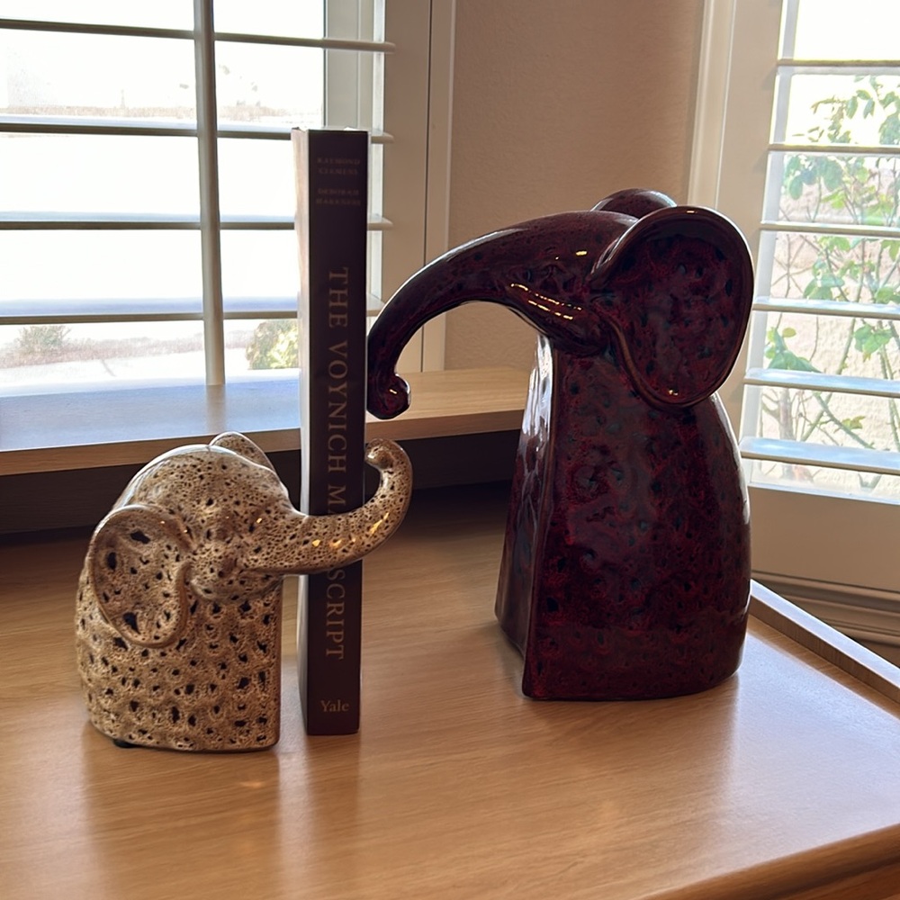 COPY - EUC Pier 1 Set of Ceramic Elephant Bookends Deep Red and Cream